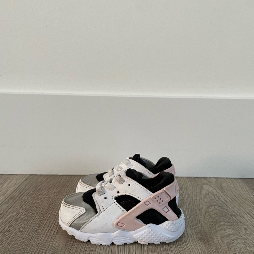 Toddler Nike Huararche